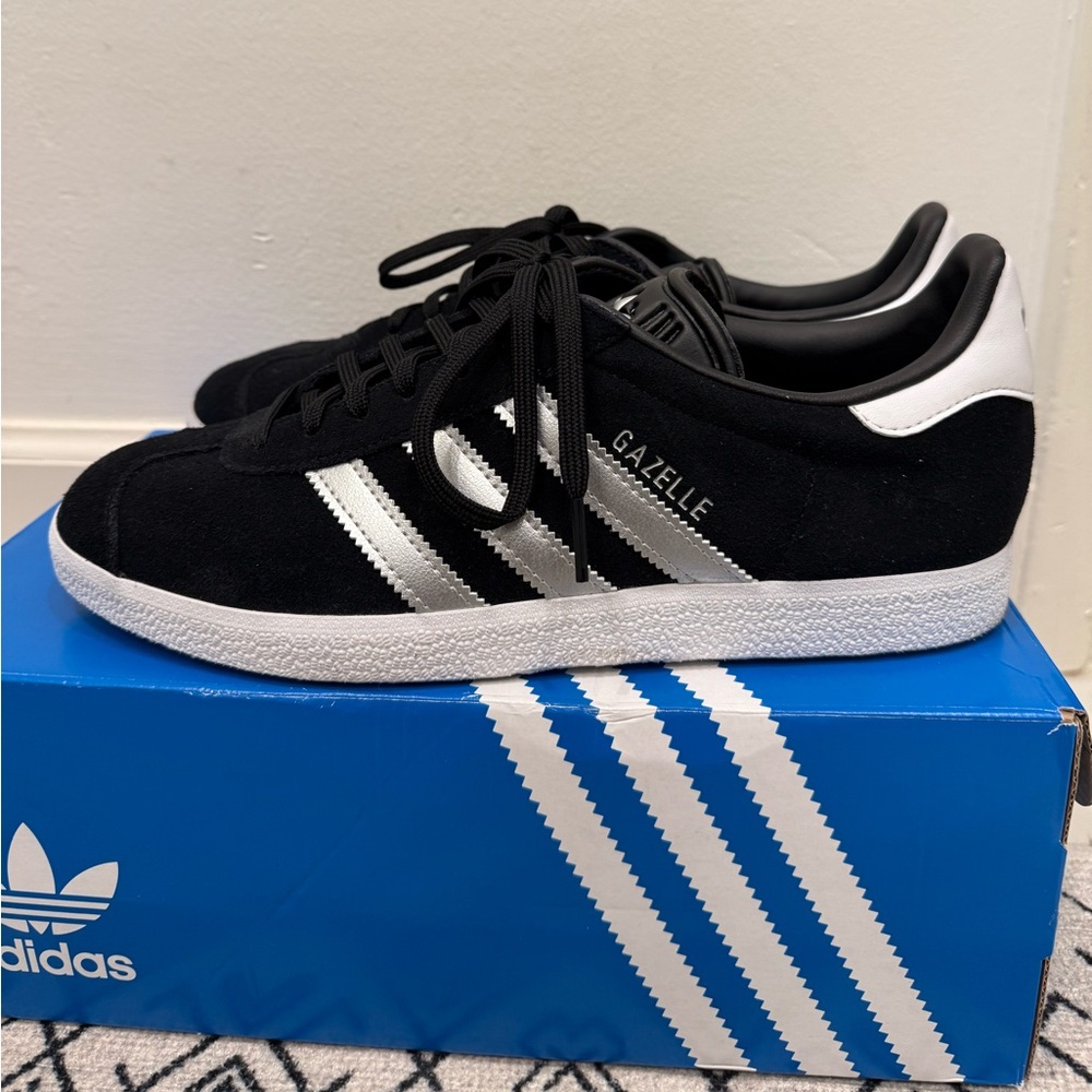 Adidas Gazelle Sneakers, Black and Silver, size 9